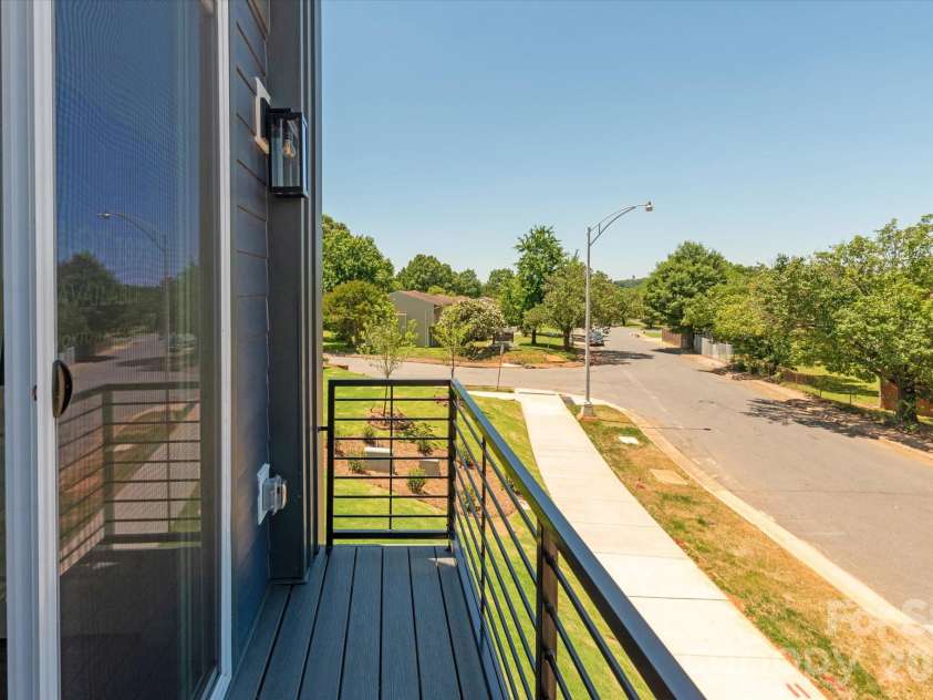 1610 Spring Street, Charlotte, NC 28206.  MLS# CAR4316230, YatesRealty ID 6031. 