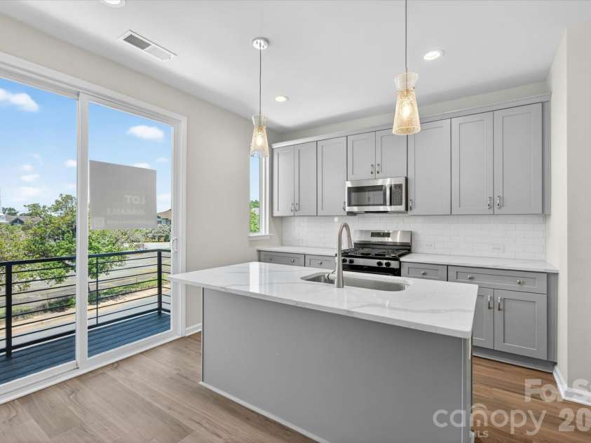 1610 Spring Street, Charlotte, NC 28206.  MLS# CAR4316230, YatesRealty ID 6031. Kitchen