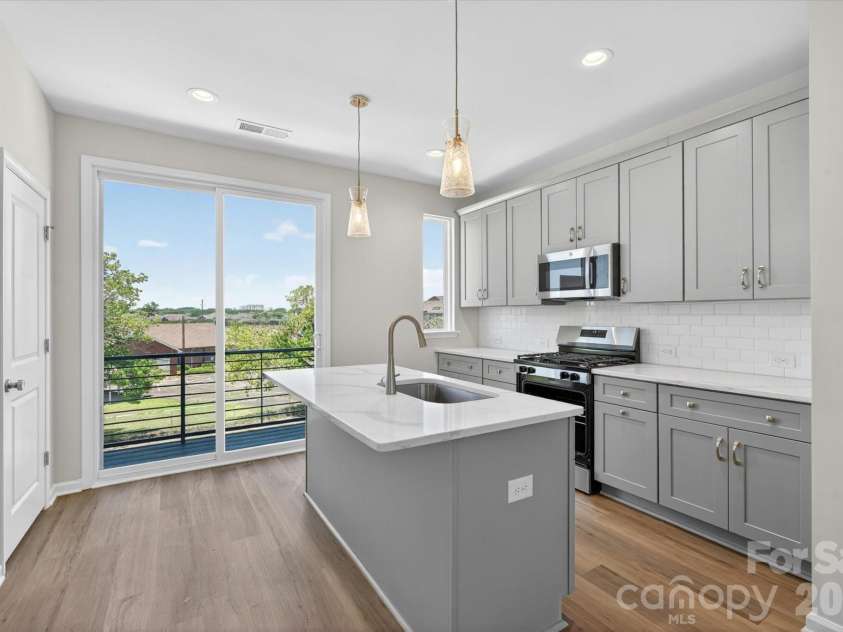 1610 Spring Street, Charlotte, NC 28206.  MLS# CAR4316230, YatesRealty ID 6031. Kitchen