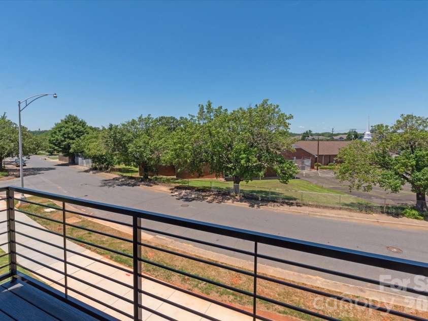 1610 Spring Street, Charlotte, NC 28206.  MLS# CAR4316230, YatesRealty ID 6031. Kitchen Terrace