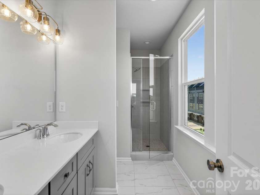 1610 Spring Street, Charlotte, NC 28206.  MLS# CAR4316230, YatesRealty ID 6031. Premier Bath