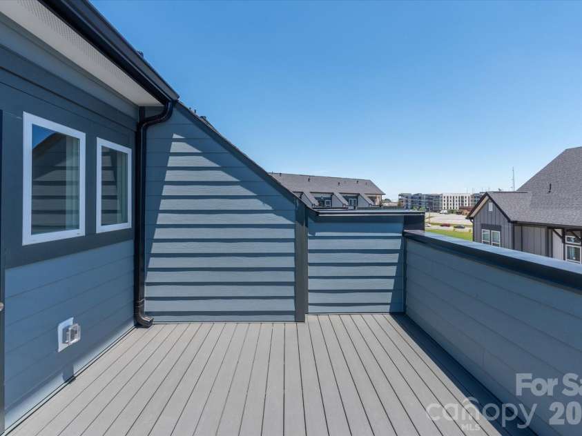 1610 Spring Street, Charlotte, NC 28206.  MLS# CAR4316230, YatesRealty ID 6031. Rooftop Terrace