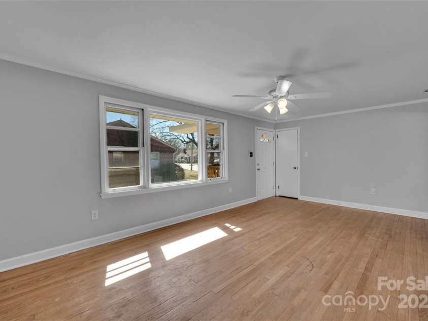 647 Black Street, Rock Hill, SC 29730.  MLS# CAR4237929, YatesRealty ID 6031. 