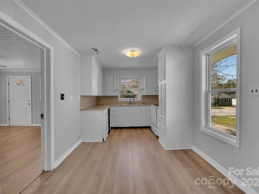 647 Black Street, Rock Hill, SC 29730.  MLS# CAR4237929, YatesRealty ID 6031. 