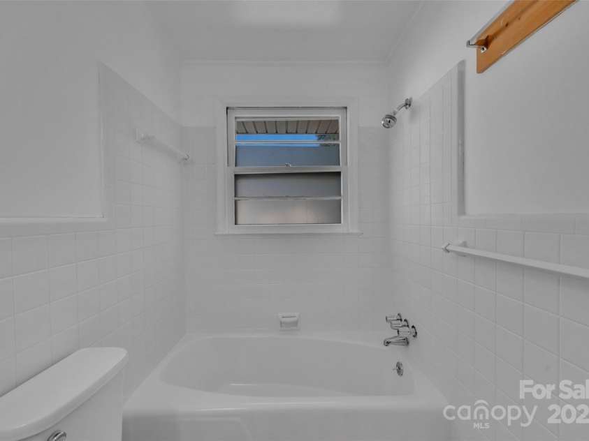 647 Black Street, Rock Hill, SC 29730.  MLS# CAR4237929, YatesRealty ID 6031. 