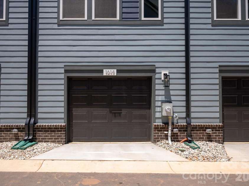 1614 Spring Street, Charlotte, NC 28206.  MLS# CAR4316238, YatesRealty ID 6032. 