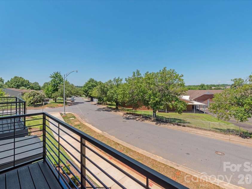 1614 Spring Street, Charlotte, NC 28206.  MLS# CAR4316238, YatesRealty ID 6032. Kitchen Terrace