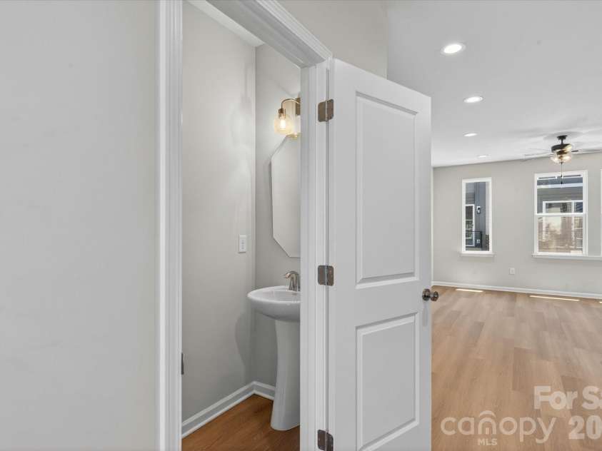1614 Spring Street, Charlotte, NC 28206.  MLS# CAR4316238, YatesRealty ID 6032. Main Floor Powder Bath