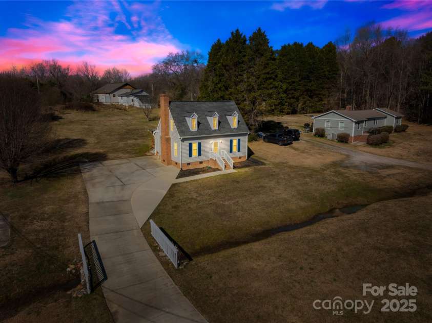 2927 Forest Hills Circle, Rock Hill, SC 29732.  MLS# CAR4223597, YatesRealty ID 6032. 