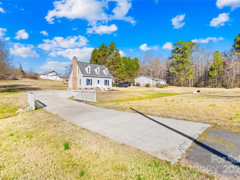 2927 Forest Hills Circle, Rock Hill, SC 29732.  MLS# CAR4223597, YatesRealty ID 6032. 