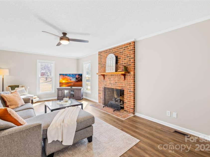 2927 Forest Hills Circle, Rock Hill, SC 29732.  MLS# CAR4223597, YatesRealty ID 6032. 