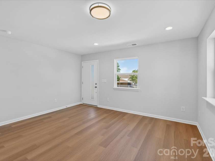 1618 Spring Street, Charlotte, NC 28206.  MLS# CAR4316240, YatesRealty ID 6033. 1st Floor Flex Room