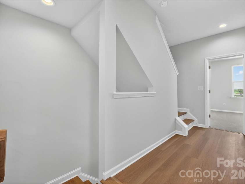 1618 Spring Street, Charlotte, NC 28206.  MLS# CAR4316240, YatesRealty ID 6033. 3rd Floor Hall