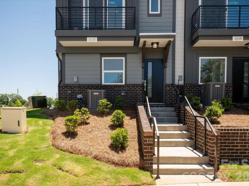 1618 Spring Street, Charlotte, NC 28206.  MLS# CAR4316240, YatesRealty ID 6033. 