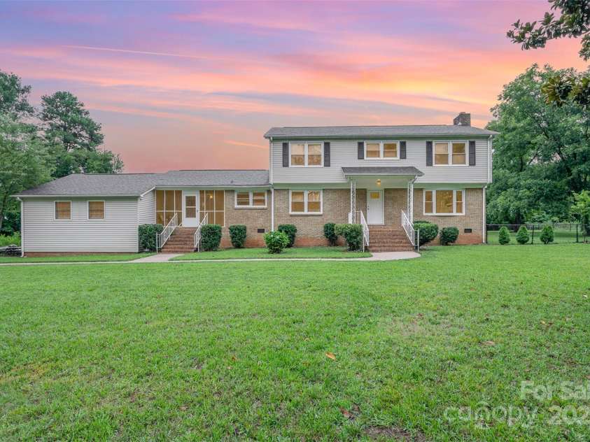 16308 Poplar Tent Road, Huntersville, NC 28078.  MLS# CAR4234171, YatesRealty ID 6033. 