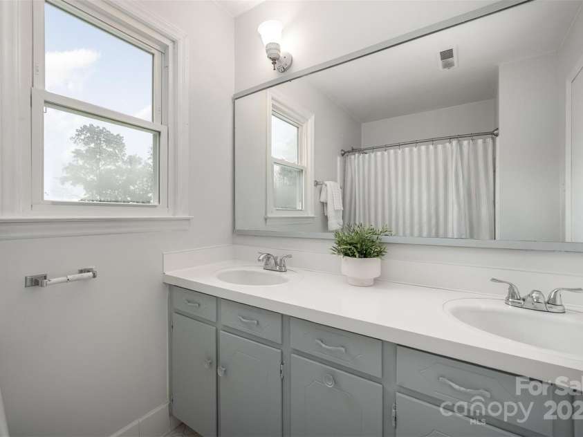 16308 Poplar Tent Road, Huntersville, NC 28078.  MLS# CAR4234171, YatesRealty ID 6033. 