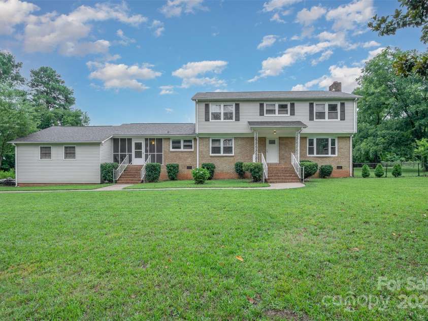 16308 Poplar Tent Road, Huntersville, NC 28078.  MLS# CAR4302372, YatesRealty ID 6033. Front of house