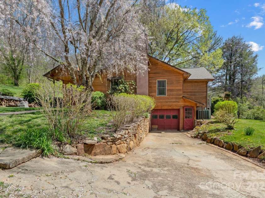 22 Morgan Branch Road, Weaverville, NC 28787.  MLS# CAR4211861, YatesRealty ID 6037. 