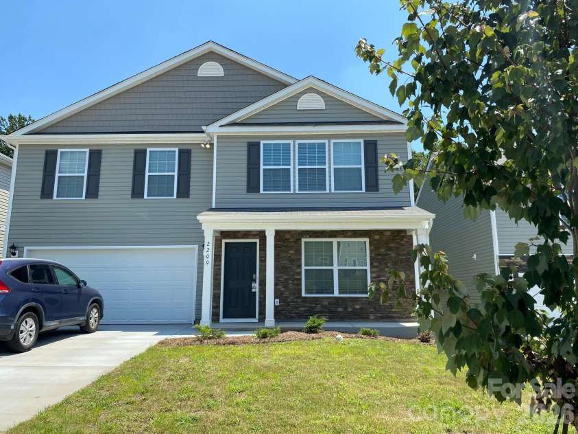 2209 Rolling Hills Drive, Dallas, NC 28034.  MLS# CAR4361258, YatesRealty ID 6039. 