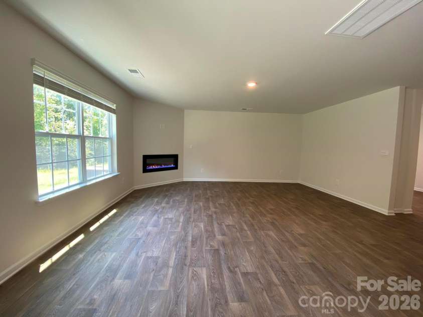 2209 Rolling Hills Drive, Dallas, NC 28034.  MLS# CAR4361258, YatesRealty ID 6039. 