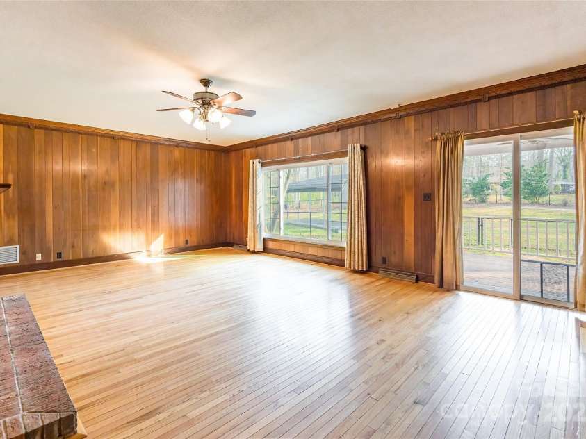 406 Forest Drive, York, SC 29745.  MLS# CAR4232993, YatesRealty ID 6039. 