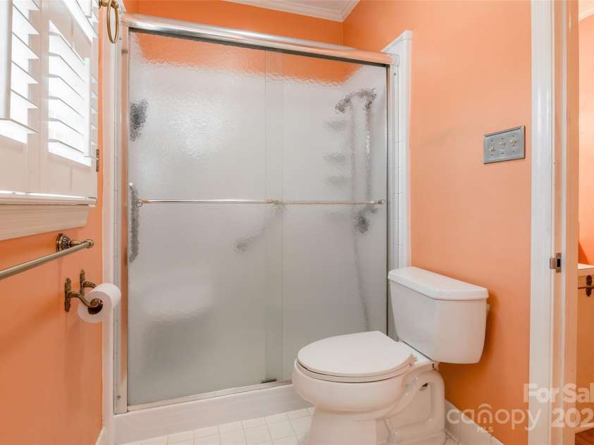 406 Forest Drive, York, SC 29745.  MLS# CAR4232993, YatesRealty ID 6039. 