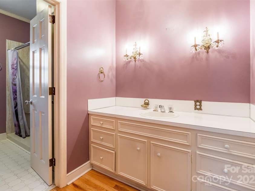 406 Forest Drive, York, SC 29745.  MLS# CAR4232993, YatesRealty ID 6039. 