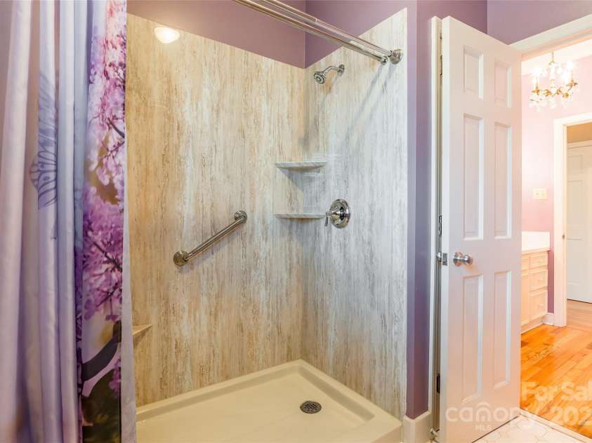 406 Forest Drive, York, SC 29745.  MLS# CAR4232993, YatesRealty ID 6039. 