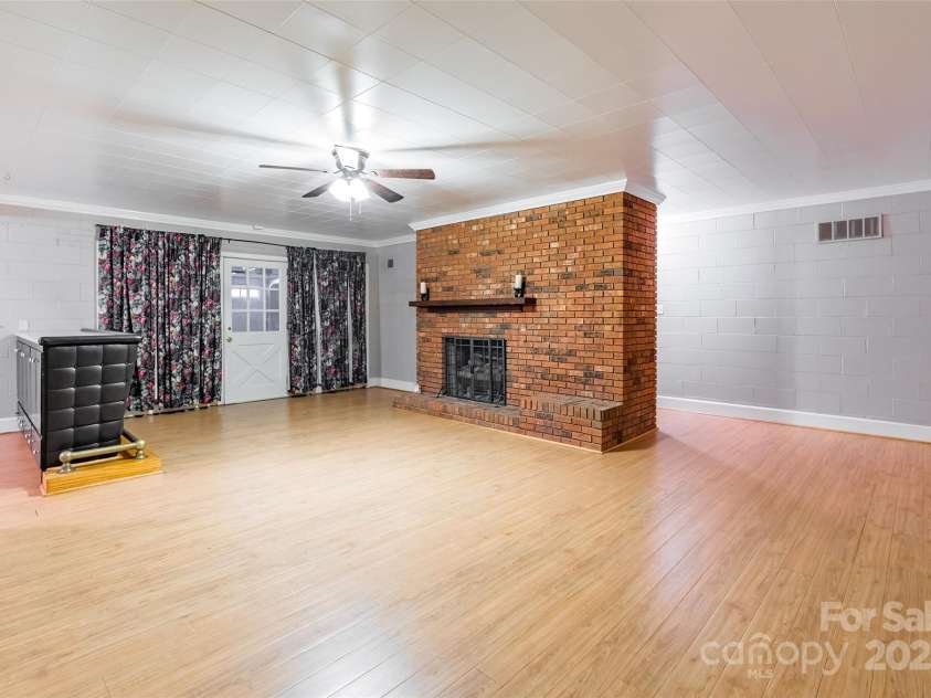 406 Forest Drive, York, SC 29745.  MLS# CAR4232993, YatesRealty ID 6039. 