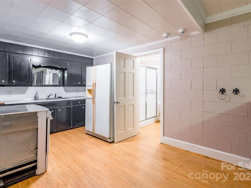 406 Forest Drive, York, SC 29745.  MLS# CAR4232993, YatesRealty ID 6039. 