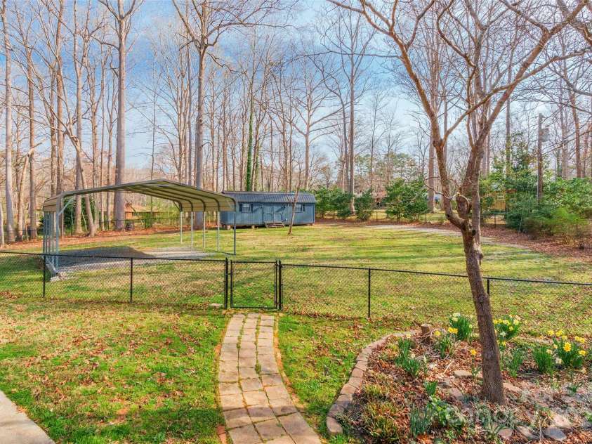 406 Forest Drive, York, SC 29745.  MLS# CAR4232993, YatesRealty ID 6039. 