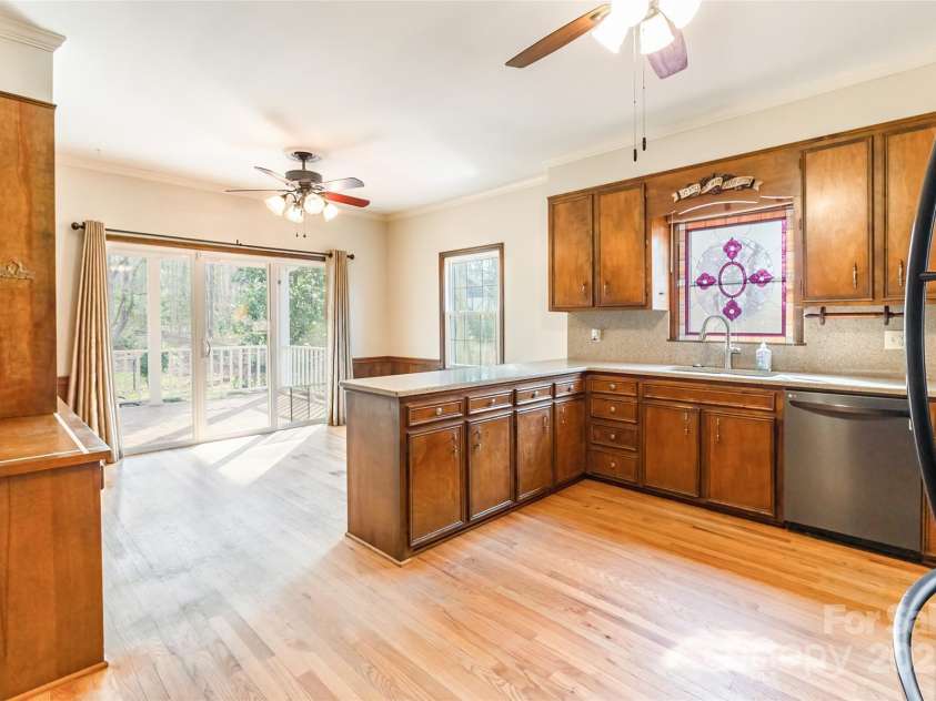 406 Forest Drive, York, SC 29745.  MLS# CAR4232993, YatesRealty ID 6039. 