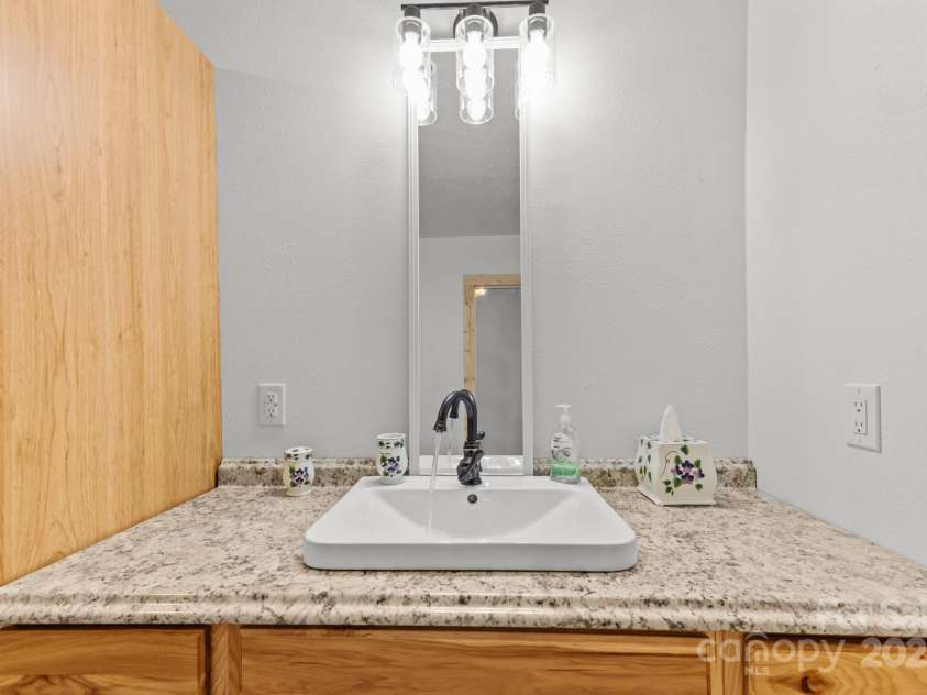 1036 Williamsburg Drive, Lenoir, NC 28645.  MLS# CAR4314189, YatesRealty ID 604. 