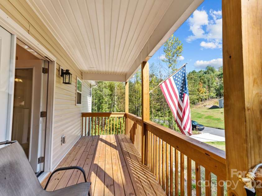 1036 Williamsburg Drive, Lenoir, NC 28645.  MLS# CAR4314189, YatesRealty ID 604. 
