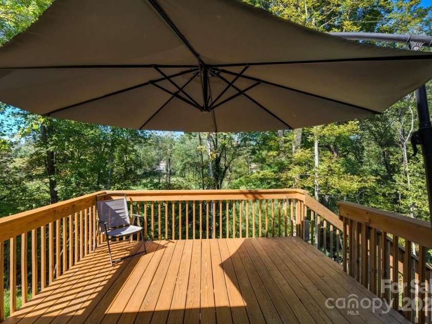 1036 Williamsburg Drive, Lenoir, NC 28645.  MLS# CAR4314189, YatesRealty ID 604. 