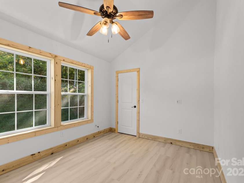 1036 Williamsburg Drive, Lenoir, NC 28645.  MLS# CAR4314189, YatesRealty ID 604. 