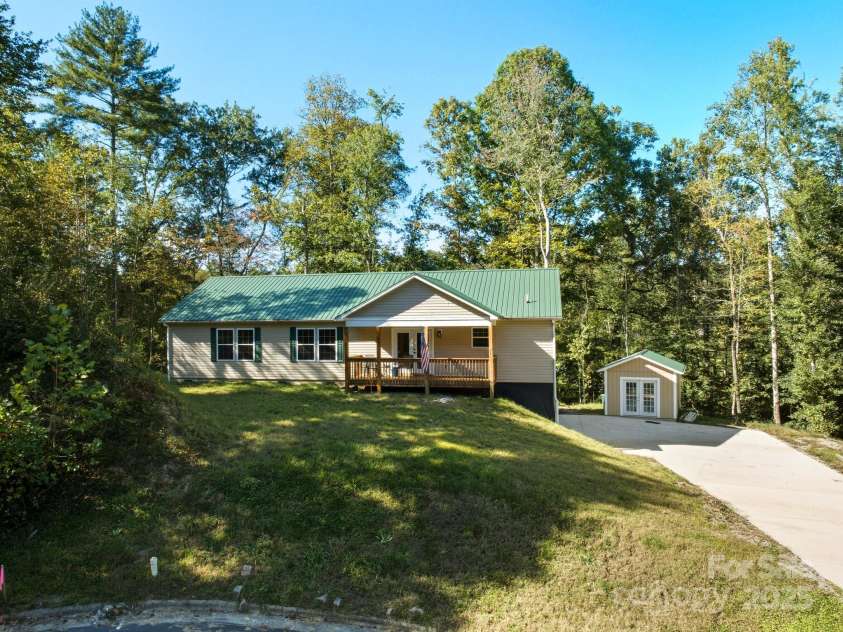 1036 Williamsburg Drive, Lenoir, NC 28645.  MLS# CAR4314189, YatesRealty ID 604. 