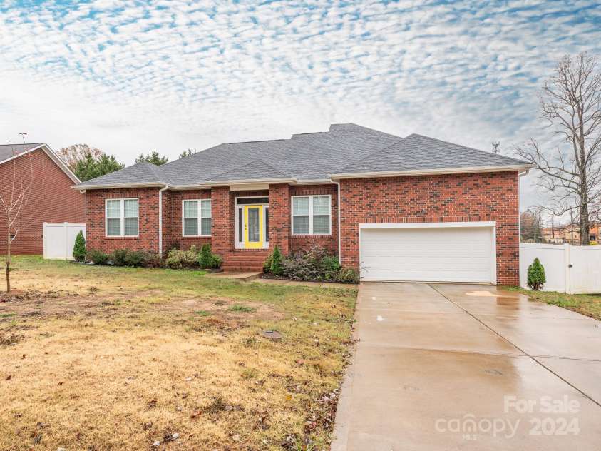 200 Victoria Circle, York, SC 29745.  MLS# CAR4206090, YatesRealty ID 604. 