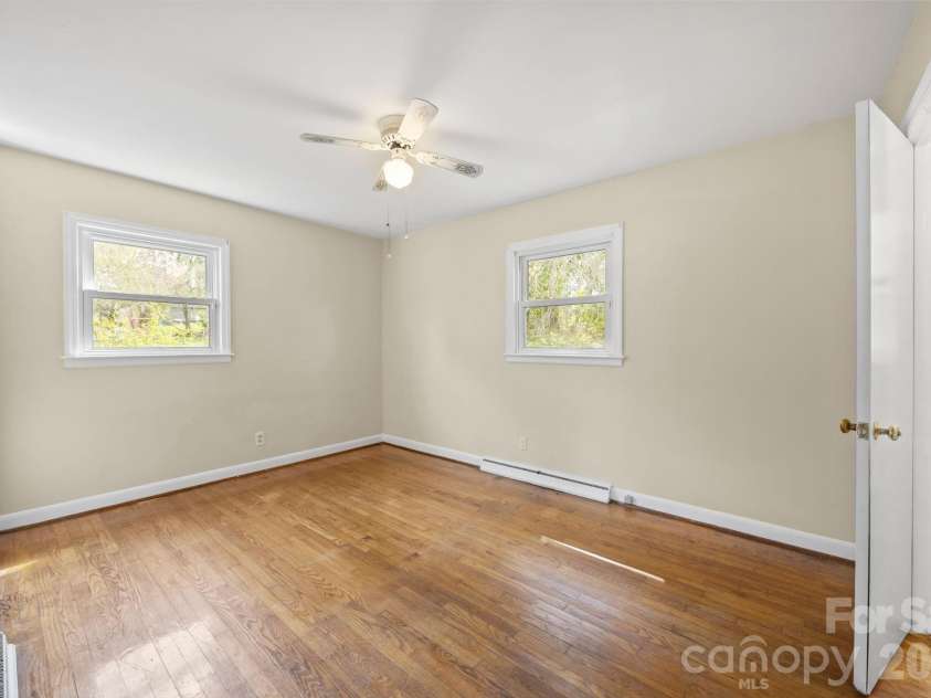 1108 Dartmouth Avenue, High Point, NC 27260.  MLS# CAR4361460, YatesRealty ID 6040. 