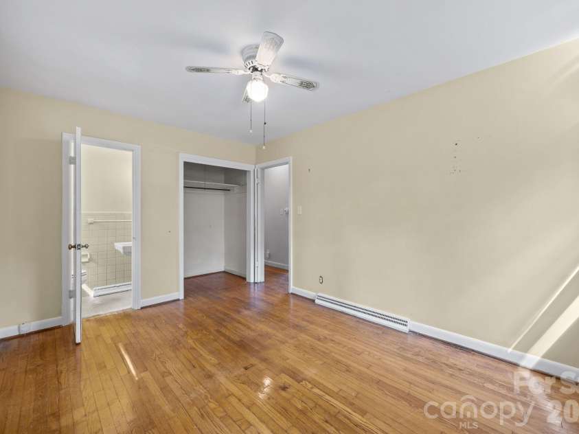 1108 Dartmouth Avenue, High Point, NC 27260.  MLS# CAR4361460, YatesRealty ID 6040. 