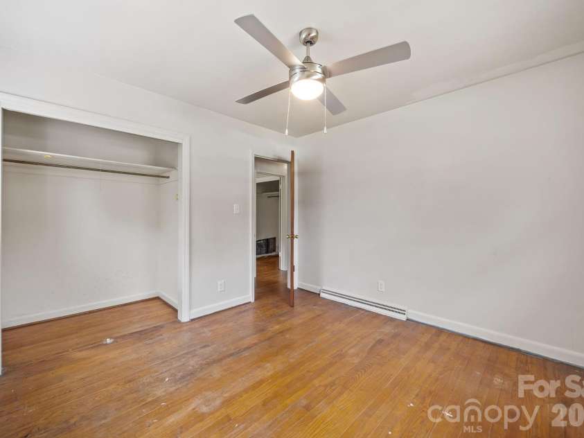 1108 Dartmouth Avenue, High Point, NC 27260.  MLS# CAR4361460, YatesRealty ID 6040. 