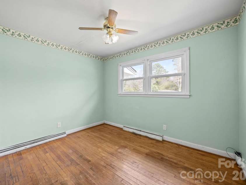 1108 Dartmouth Avenue, High Point, NC 27260.  MLS# CAR4361460, YatesRealty ID 6040. 