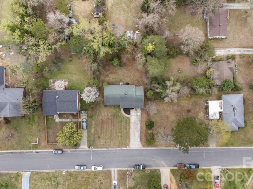 1108 Dartmouth Avenue, High Point, NC 27260.  MLS# CAR4361460, YatesRealty ID 6040. 