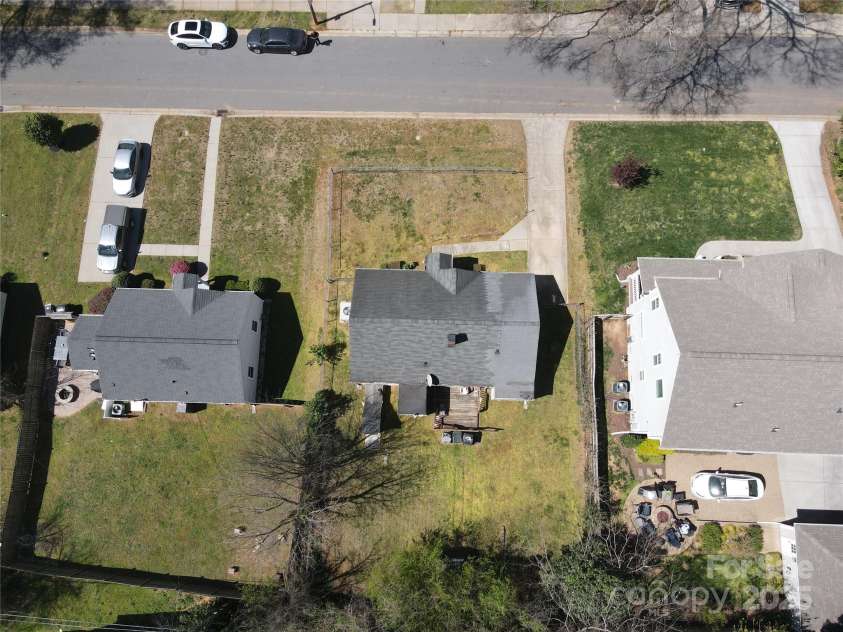 2648 ROSLYN Avenue, Charlotte, NC 28208.  MLS# CAR4237917, YatesRealty ID 6041. 