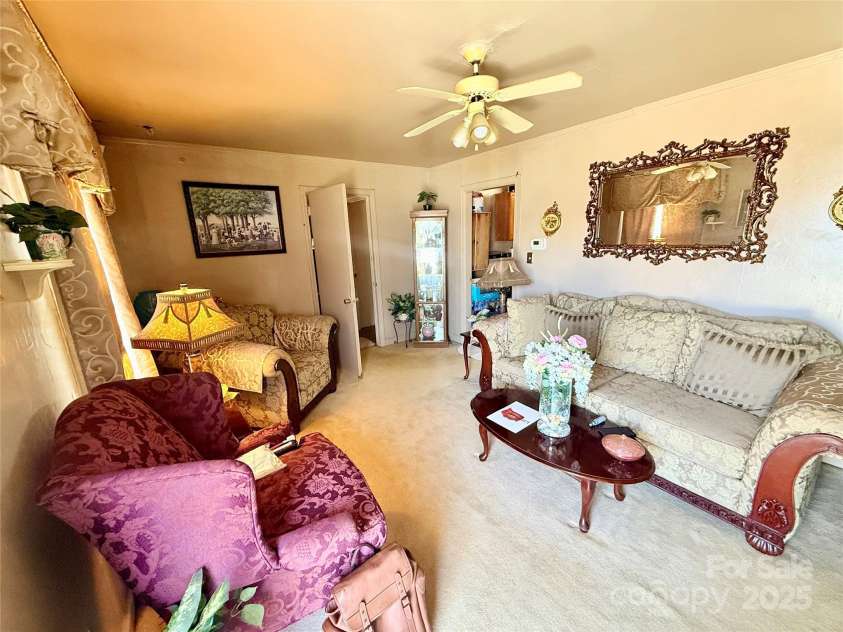 2648 ROSLYN Avenue, Charlotte, NC 28208.  MLS# CAR4237917, YatesRealty ID 6041. 