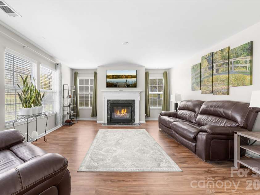 1015 Sparrow Valley Way, Charlotte, NC 28214.  MLS# CAR4360368, YatesRealty ID 6042. 