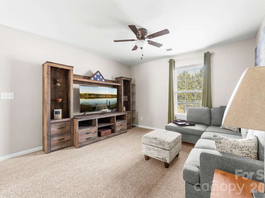 1015 Sparrow Valley Way, Charlotte, NC 28214.  MLS# CAR4360368, YatesRealty ID 6042. 