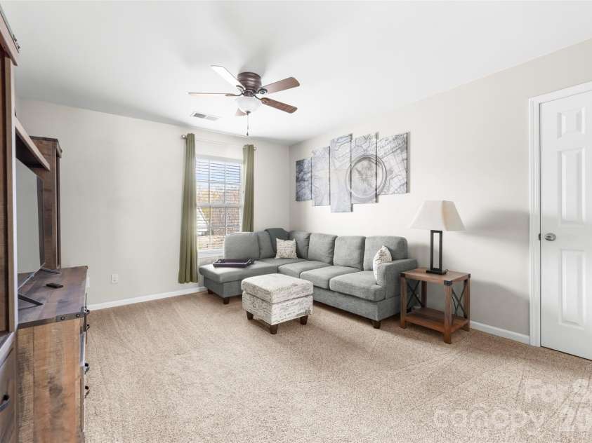 1015 Sparrow Valley Way, Charlotte, NC 28214.  MLS# CAR4360368, YatesRealty ID 6042. 