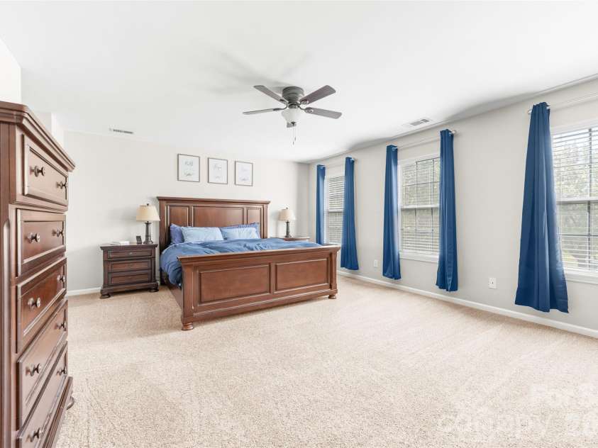 1015 Sparrow Valley Way, Charlotte, NC 28214.  MLS# CAR4360368, YatesRealty ID 6042. 