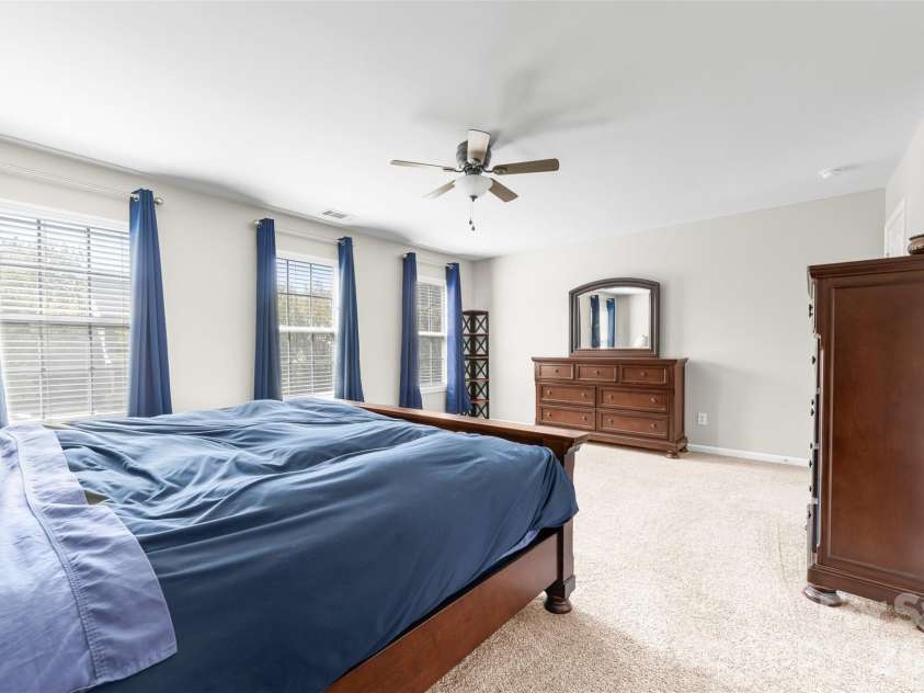 1015 Sparrow Valley Way, Charlotte, NC 28214.  MLS# CAR4360368, YatesRealty ID 6042. 